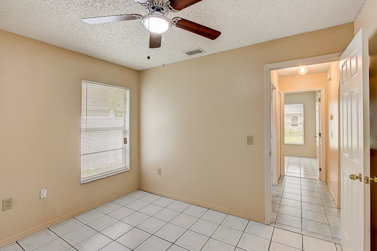 Photo 23 of 33 - 212 Ashford Pl, Kissimmee, FL 34758
