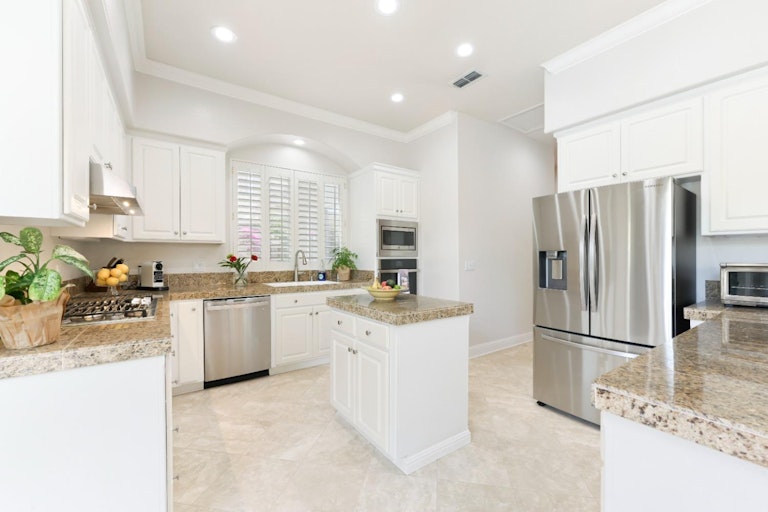 Photo 18 of 51 - 8120 E Carriage Ln, Fair Oaks, CA 95628