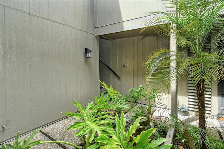 Photo 36 of 77 - 306 Pine Run Dr, Osprey, FL 34229