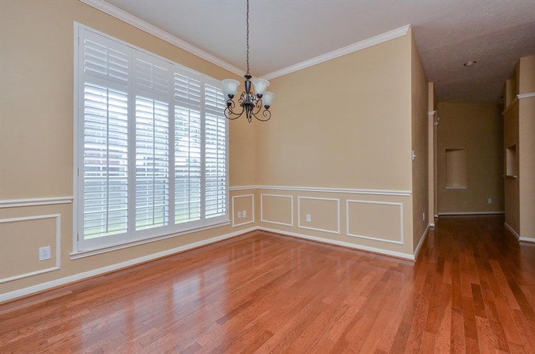 Photo 4 of 27 - 8227 Summer Reef Dr, Houston, TX 77095