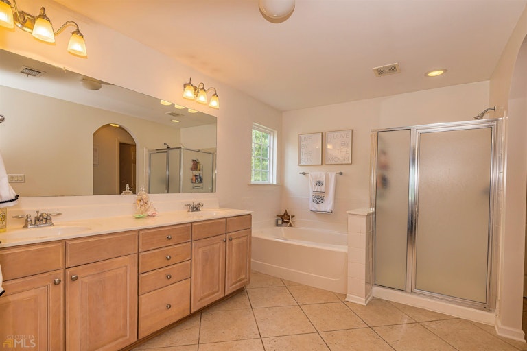 Photo 21 of 61 - 11 Rockridge Dr, Newnan, GA 30265