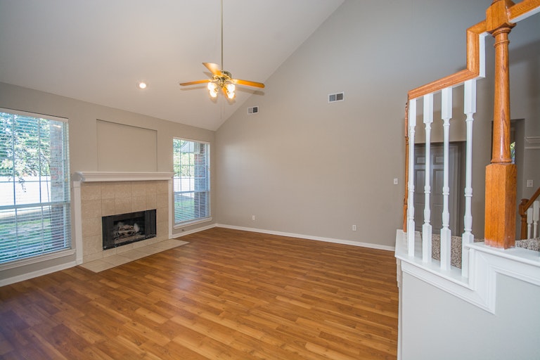 Photo 11 of 44 - 2712 Summerwood Ct, McKinney, TX 75072