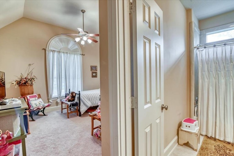 Photo 34 of 50 - 25306 Fawn Point Ct, Spring, TX 77389
