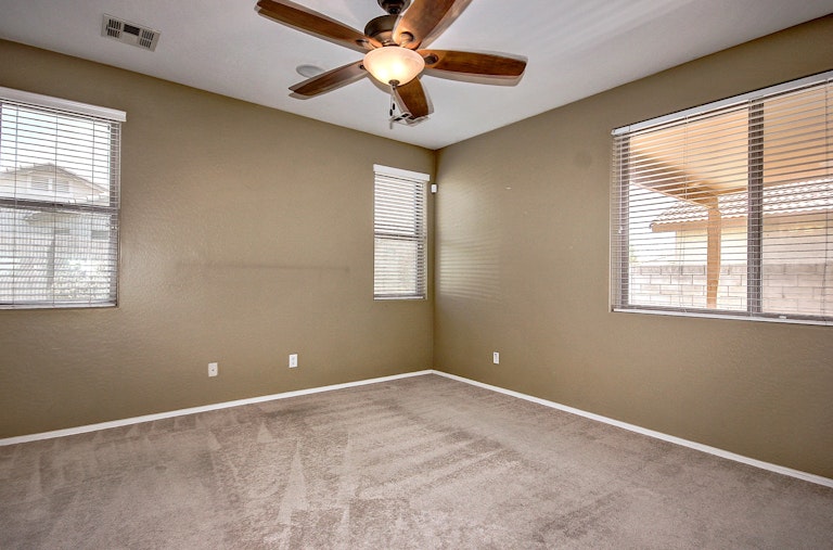 Photo 12 of 20 - 5309 S 33rd Dr, Phoenix, AZ 85041