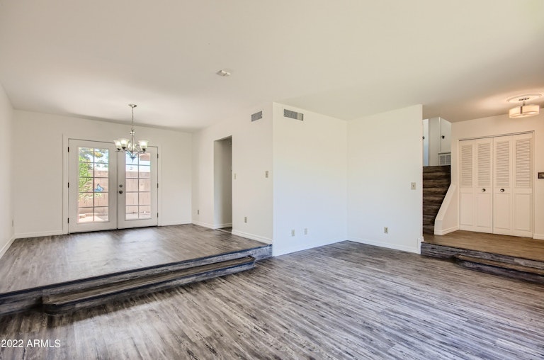 Photo 6 of 17 - 4865 N Granite Reef Rd, Scottsdale, AZ 85251