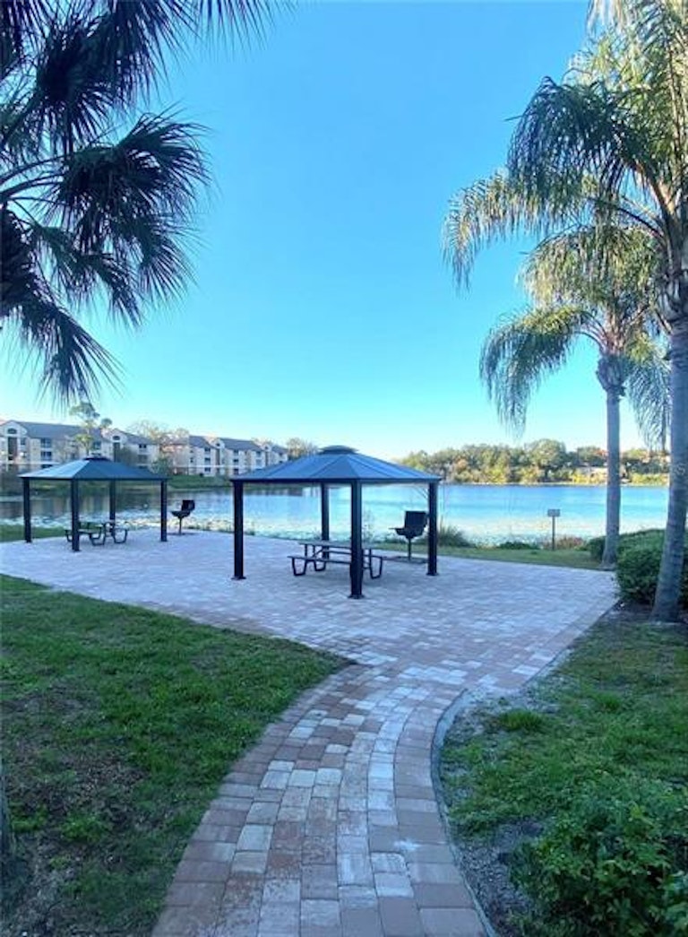 Photo 6 of 17 - 7606 Pissarro Dr #14303, Orlando, FL 32819