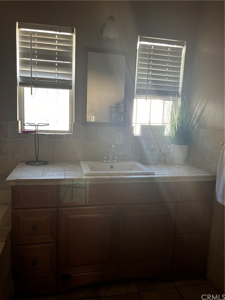 Photo 9 of 25 - 9630 Annetta Ave, South Gate, CA 90280