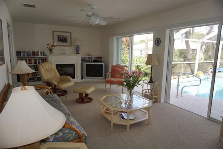 Photo 16 of 25 - 1484 Queen Rd, Venice, FL 34293