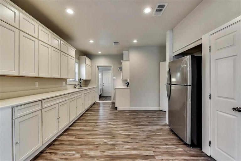 Photo 7 of 19 - 920 S Edgefield Ave, Dallas, TX 75208