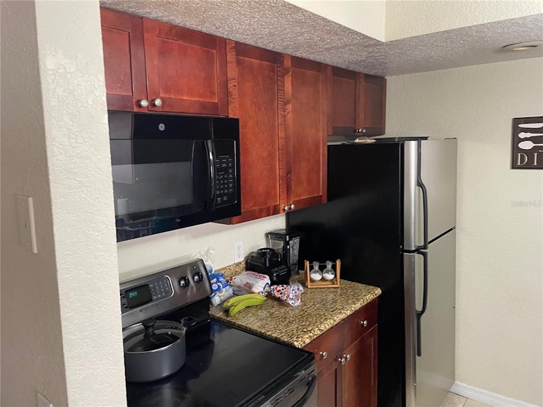 Photo 17 of 44 - 5168 Conroy Rd #25, Orlando, FL 32811