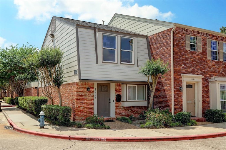 Photo 1 of 42 - 12643 Rip Van Winkle Dr, Houston, TX 77024