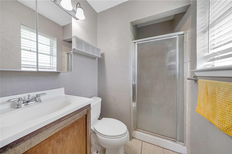 Photo 13 of 23 - 7624 Evergreen Rd, Richland Hills, TX 76118