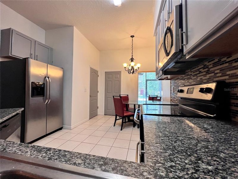 Photo 18 of 28 - 8438 Carriage Pointe Dr, Gibsonton, FL 33534