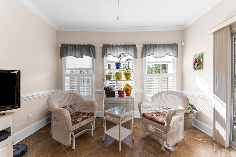 Photo 12 of 40 - 6103 Valentine St, Zebulon, NC 27597