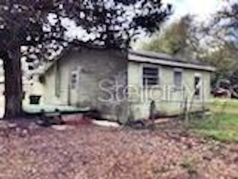 Photo 2 of 17 - 704 Lime Ave, Dundee, FL 33838