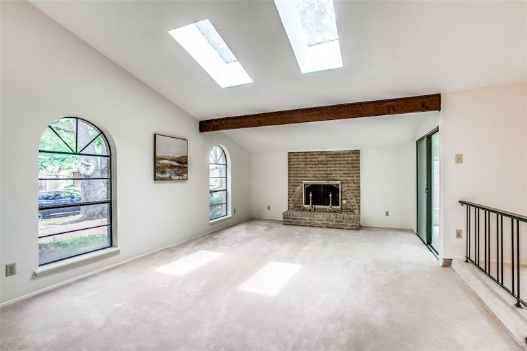 Photo 3 of 25 - 6006 Excalibur Dr, Garland, TX 75044