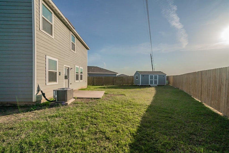 Photo 32 of 36 - 5935 Snapping Turtle Rd, Baytown, TX 77523