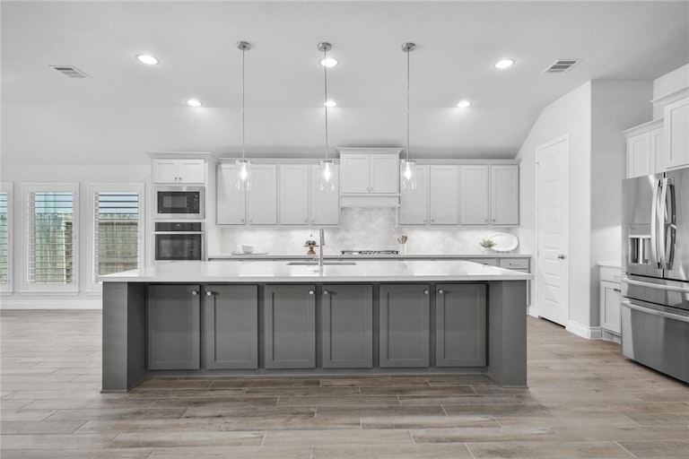 Photo 7 of 38 - 28810 Creekside Bend Dr, Fulshear, TX 77441