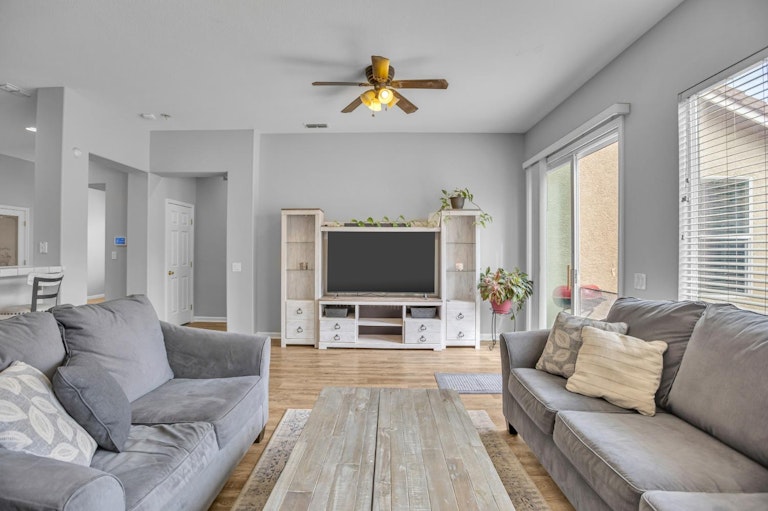 Photo 9 of 55 - 7831 Lahontan Ct, Sacramento, CA 95829