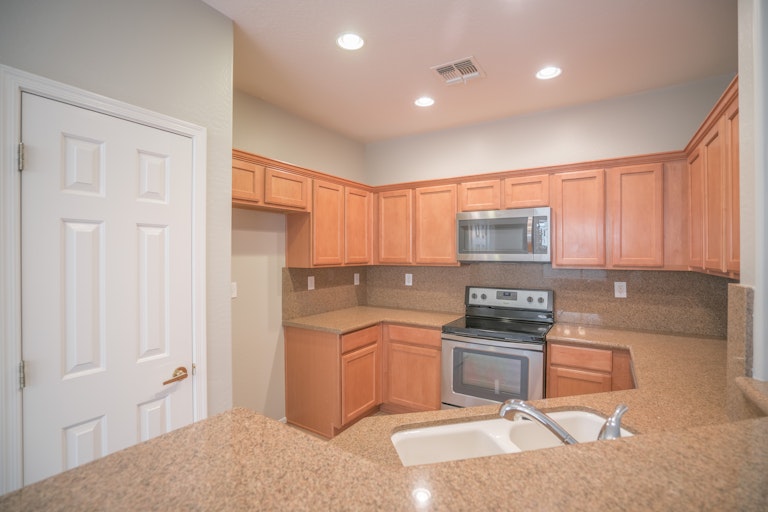 Photo 2 of 29 - 1740 W Twain Dr, Anthem, AZ 85086