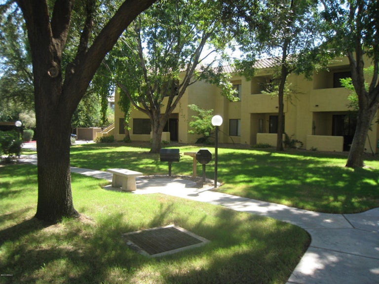 Photo 16 of 20 - 7575 E Indian Bend Rd #1104, Scottsdale, AZ 85250
