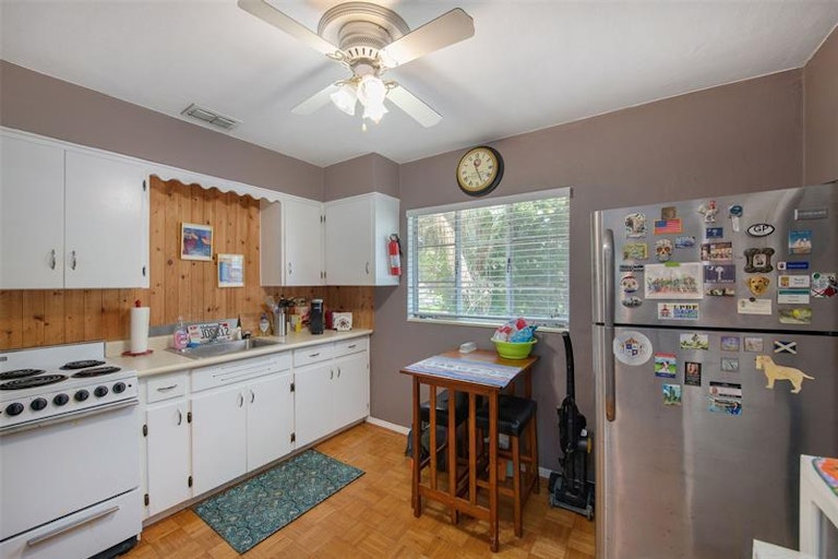 Photo 32 of 50 - 2843 57th St S, Gulfport, FL 33707