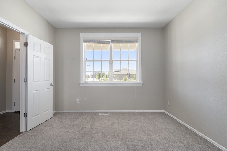 Photo 13 of 17 - 12625 E 104th Pl, Commerce City, CO 80022