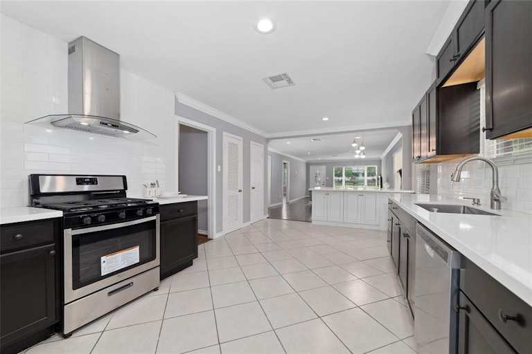Photo 17 of 26 - 2610 W Holcombe Blvd, Houston, TX 77025