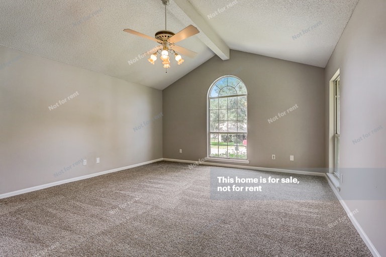 Photo 38 of 53 - 12060 Wren Hollow Ct, Jacksonville, FL 32246