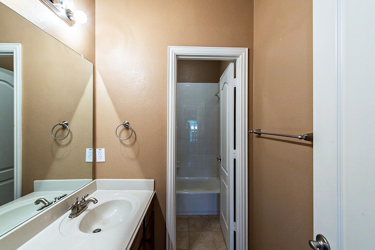 Photo 21 of 27 - 2612 Powderhorn Dr, Little Elm, TX 75068