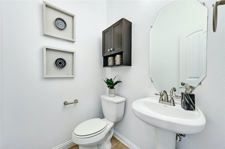 Photo 27 of 31 - 1008 Winding Way Dr, Georgetown, TX 78628