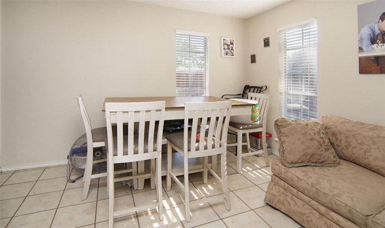 Photo 9 of 26 - 501 501st Charles Dr, Arlington, TX 76013