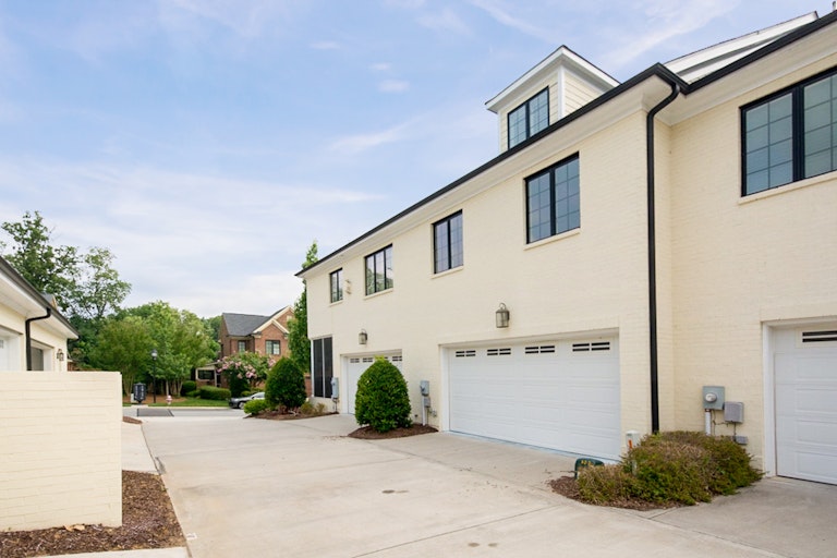 Photo 18 of 18 - 142 Cofield Cir, Durham, NC 27707