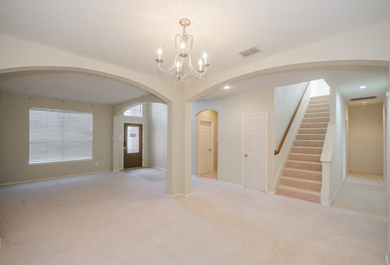 Photo 4 of 30 - 905 Crockett Dr, Lavon, TX 75166