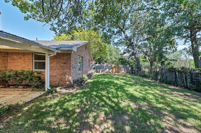 Photo 26 of 27 - 2913 Panhandle Dr, Grapevine, TX 76051