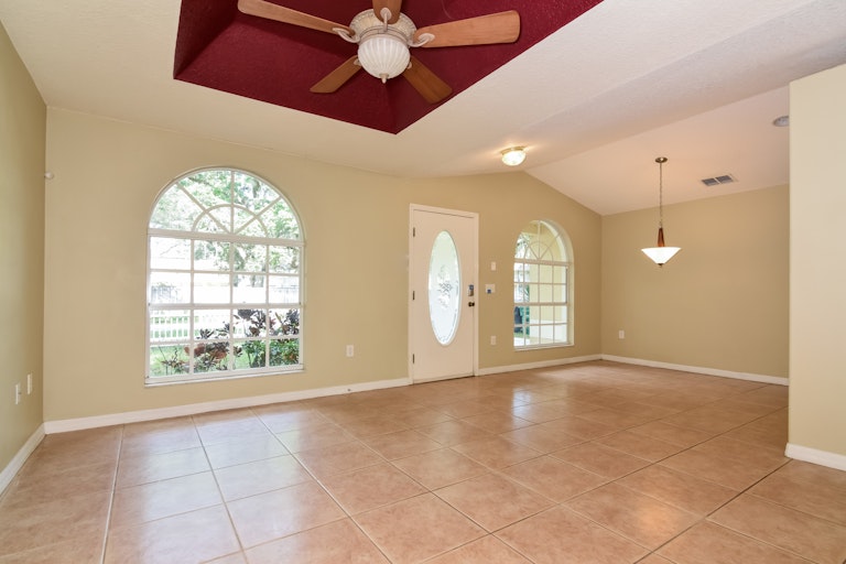 Photo 8 of 25 - 9310 N Hartts Dr, Tampa, FL 33617
