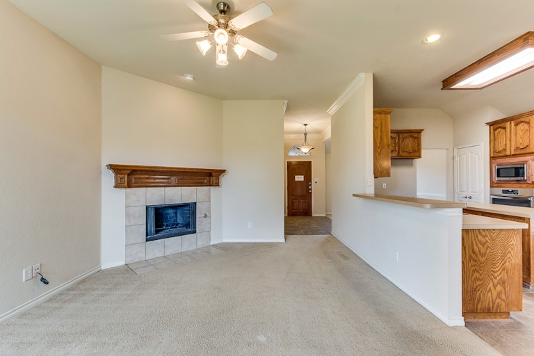 Photo 2 of 31 - 7809 Loma Alta Trl, McKinney, TX 75070