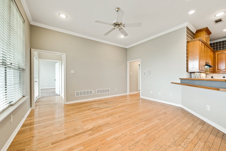 Photo 13 of 28 - 518 Shannon Dr, Rockwall, TX 75087