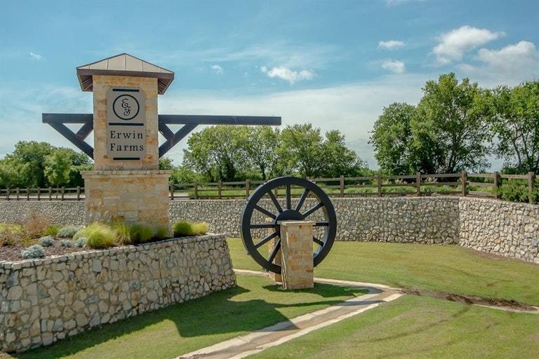 Photo 8 of 10 - 3216 Mountwell Dr, McKinney, TX 75071