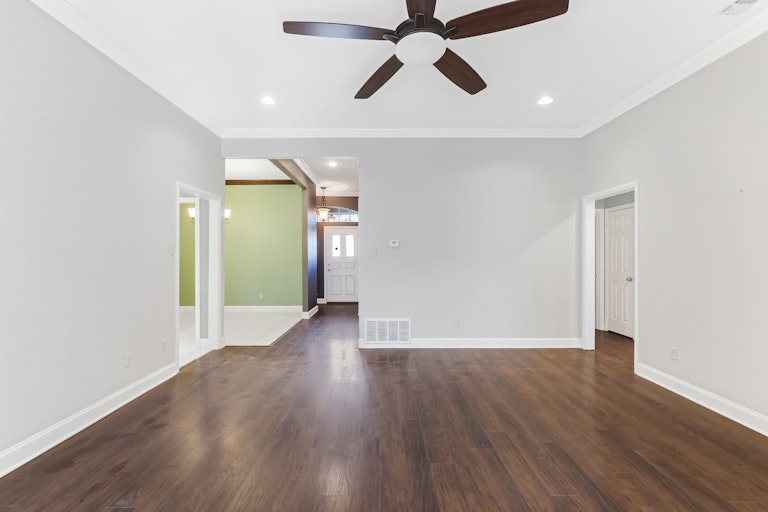 Photo 5 of 24 - 1729 Spinnaker Ln, Azle, TX 76020