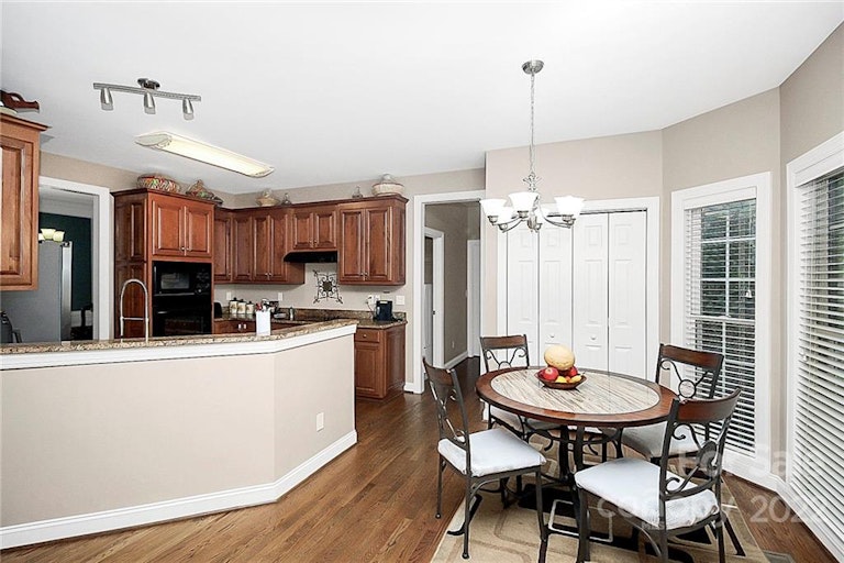 Photo 12 of 40 - 4066 Belle Meade Cir, Belmont, NC 28012