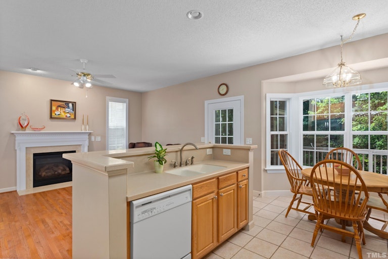 Photo 19 of 59 - 152 Rockport Ridge Way, Cary, NC 27519