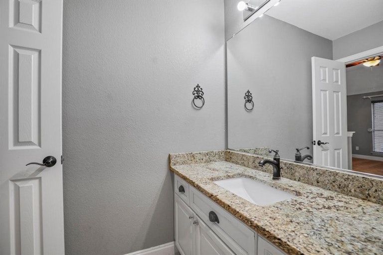 Photo 29 of 38 - 2921 Pioneer Park Dr, Flower Mound, TX 75022