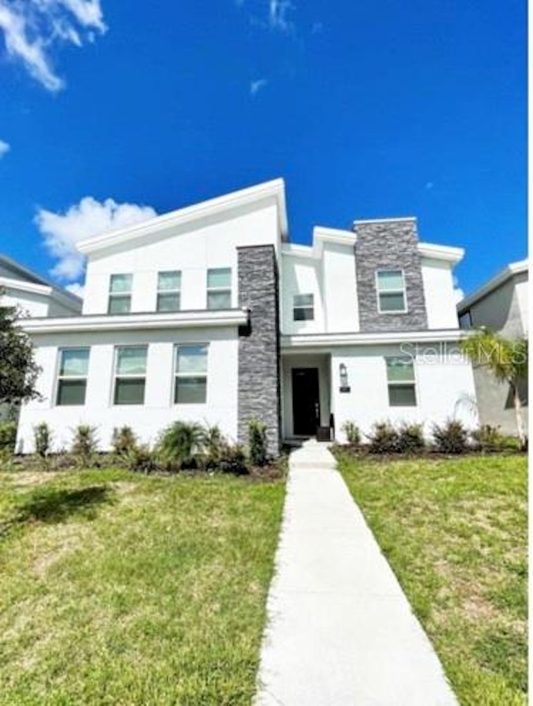 Photo 1 of 11 - 690 Drop Shot Dr, Davenport, FL 33896