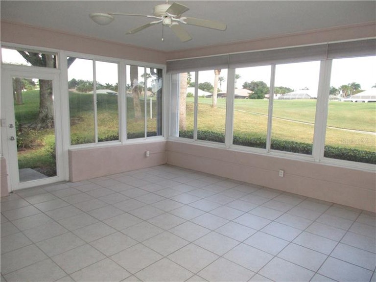 Photo 11 of 25 - 1448 Turnberry Dr, Venice, FL 34292