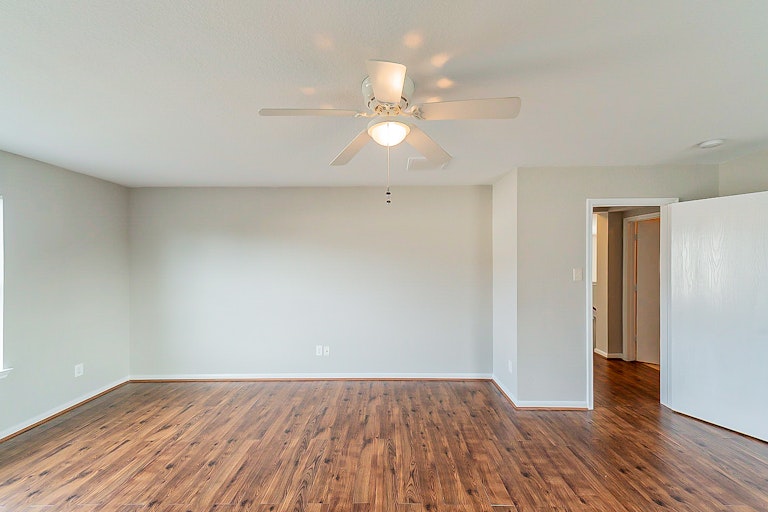 Photo 29 of 39 - 6926 Oleander Grove Way, Houston, TX 77049