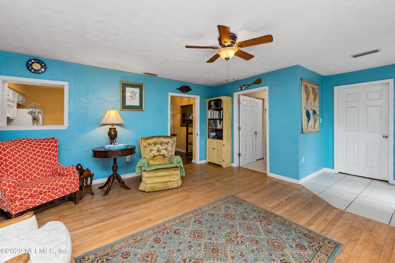 Photo 11 of 27 - 5804 Rover Dr, Jacksonville, FL 32244