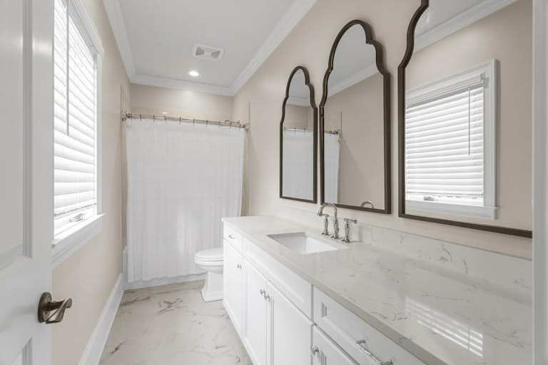 Photo 37 of 77 - 4268 Woodland Brook Dr SE, Atlanta, GA 30339