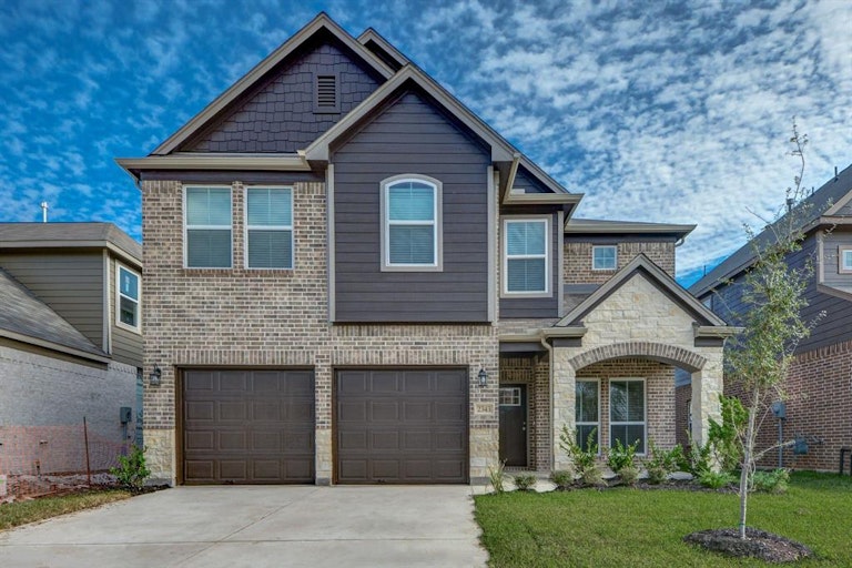 Photo 2 of 19 - 15627 Countesswells Dr, Humble, TX 77346