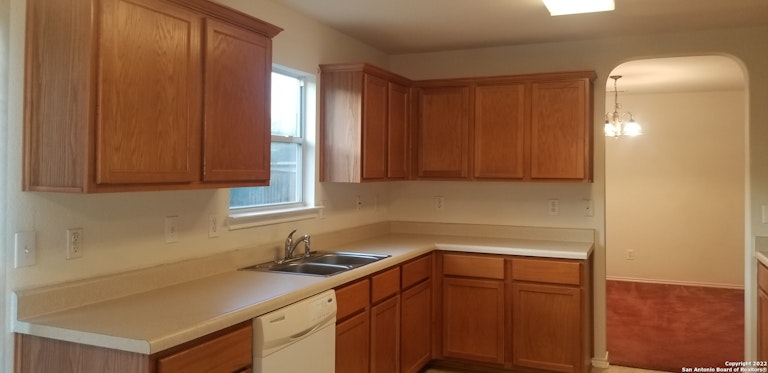 Photo 8 of 22 - 514 Candy Dr, Converse, TX 78109